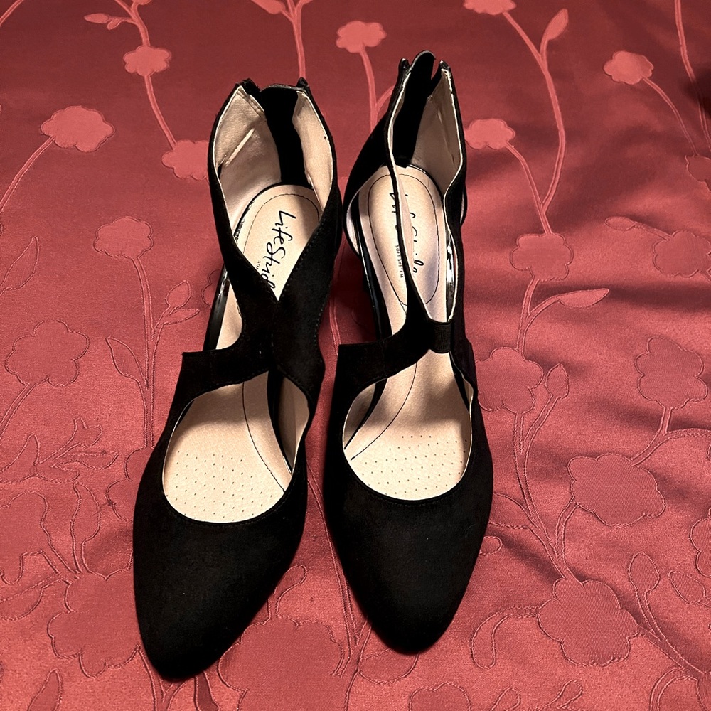 Life Stride black heels size 10M